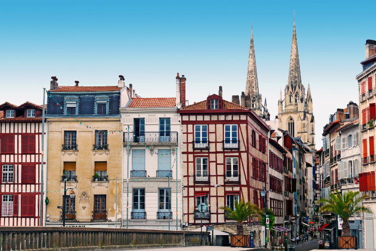 visiter-bayonne-_-que-faire-et-ou-manger-pour-un-sejour-inoubliable-au-pays-basque